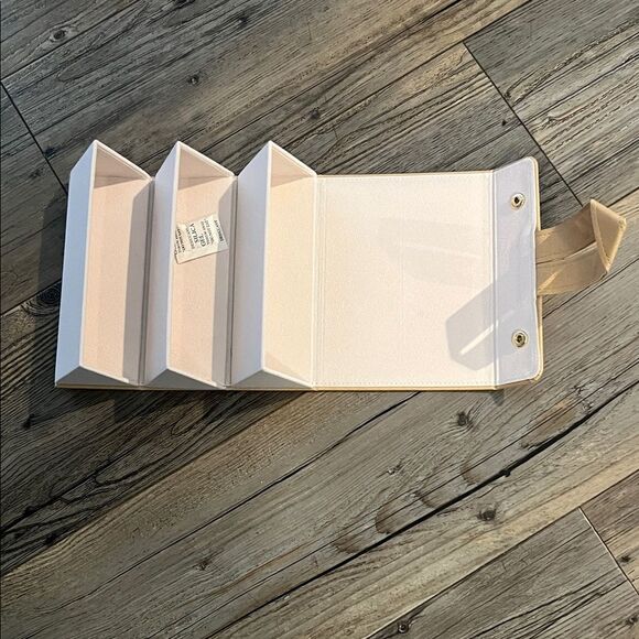 Sancia Tan Glasses Case - Picture 4 of 4